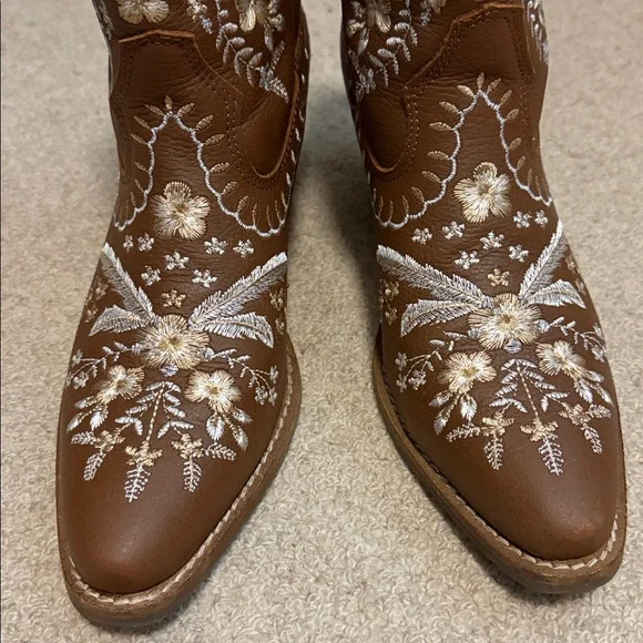 Dingo Brown and White Embroidered Heeled Boots - Picture 2 of 10
